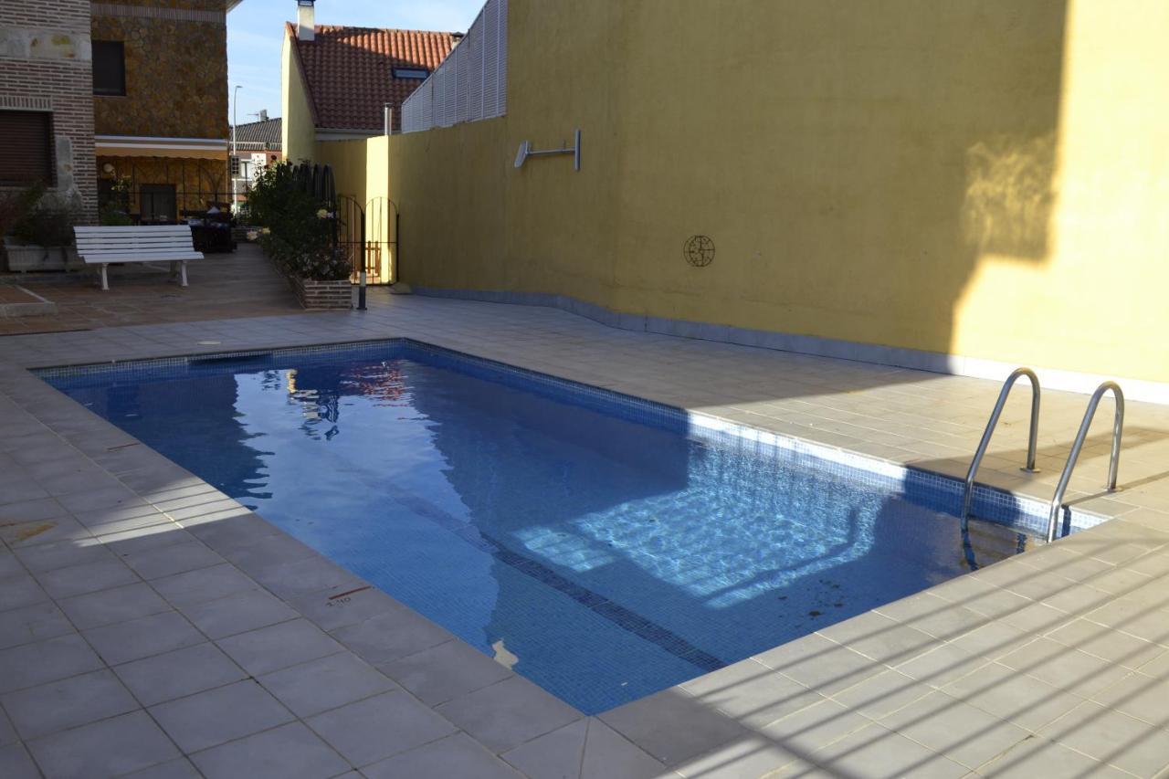 Apartamentos "Casa Rural De Aldea" Aldea del Fresno Exterior photo