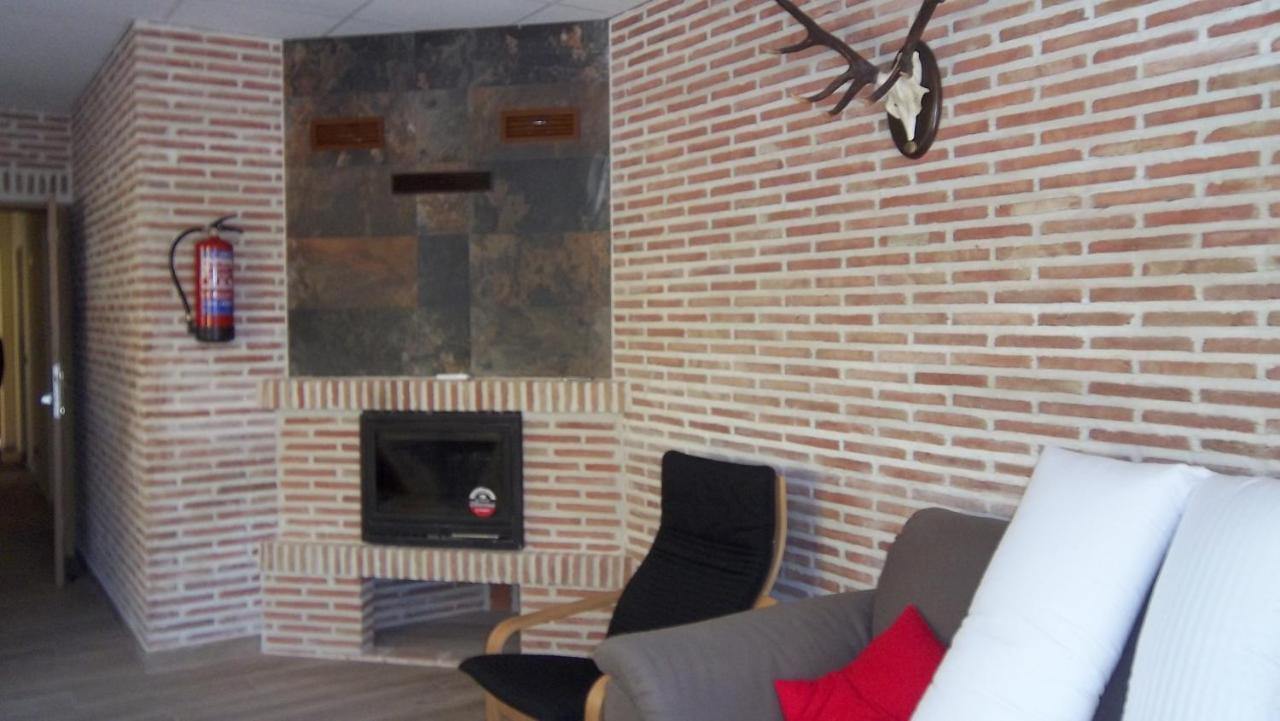 Apartamentos "Casa Rural De Aldea" Aldea del Fresno Exterior photo