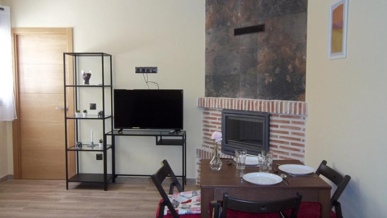 Apartamentos "Casa Rural De Aldea" Aldea del Fresno Exterior photo